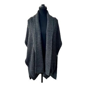 Made in Italy Grey Open Front Chunky Poncho/Throw,O/S, Sleeveless Buttoned Arms